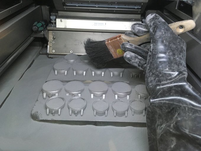 這回真是亮瞎狗眼了 3D打印的鈦合金腕表發起眾籌_e鍵3D打印服務