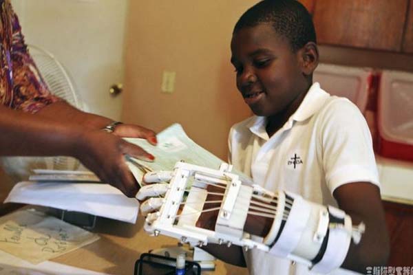 簡述現(xiàn)階段醫(yī)用3D打印設(shè)備和打印材料的相關(guān)進(jìn)展_e鍵3D打印服務(wù)