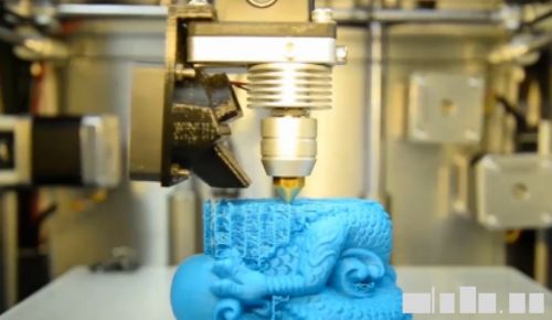 機器打印的移動速度，打印層厚，以及定位精度 3d打印機(如何)選購指南 參考這些需要注意的重要參數就有OK了