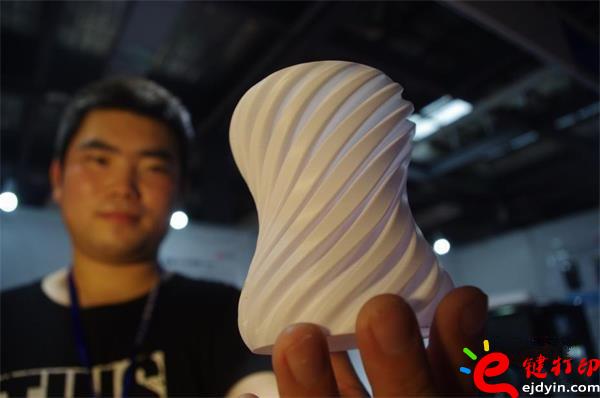 3D打印陶瓷作品展示,3d打印陶瓷粉末材料 景德鎮結合3D打印雕刻技術顛覆傳統手工制陶 3D打印陶瓷作品展示,3d打印陶瓷粉末材料 景德鎮結合3D打印雕刻技術顛覆傳統手工制陶